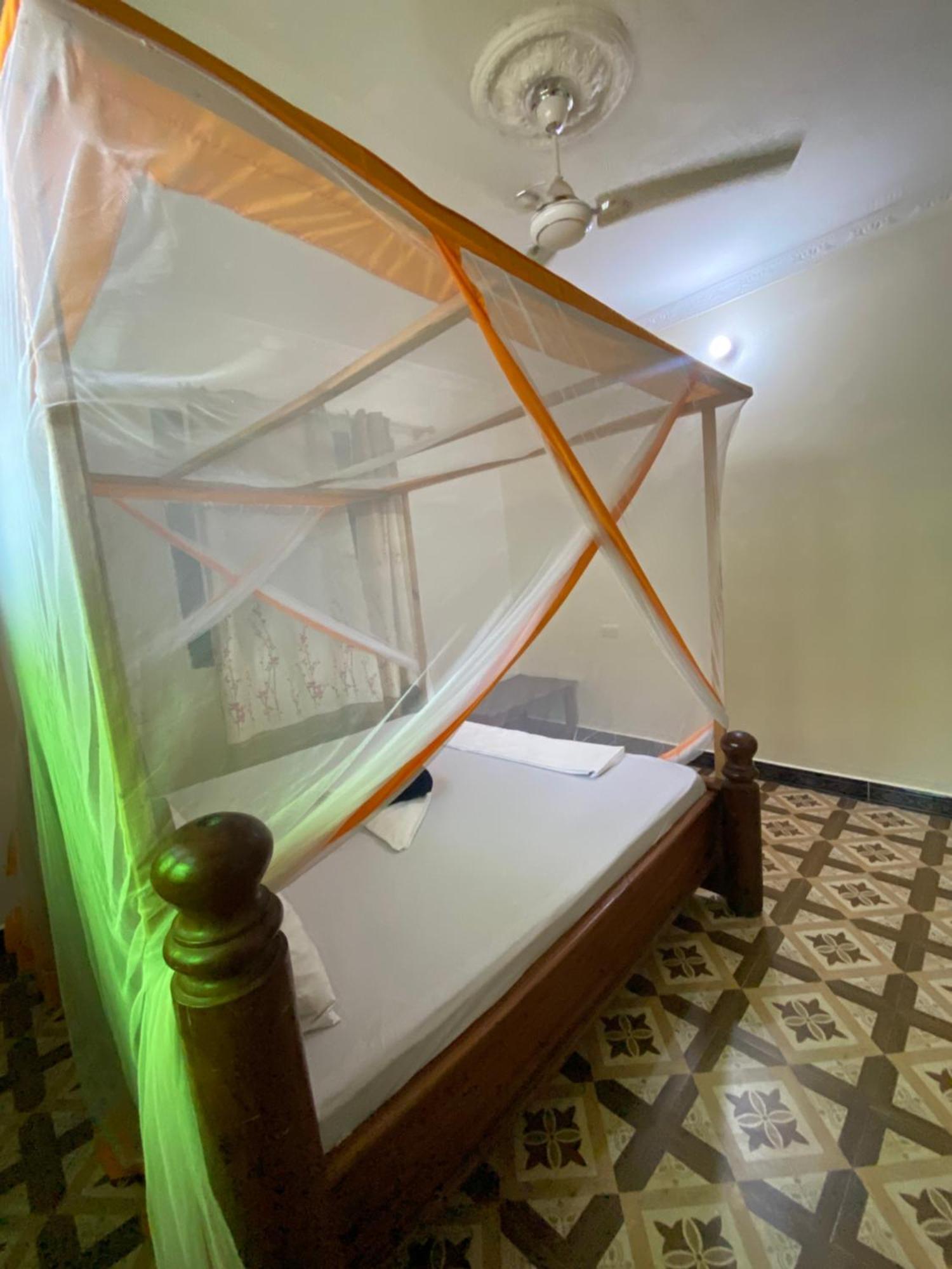 Bed and breakfast Falcon House Kendwa Extérieur photo