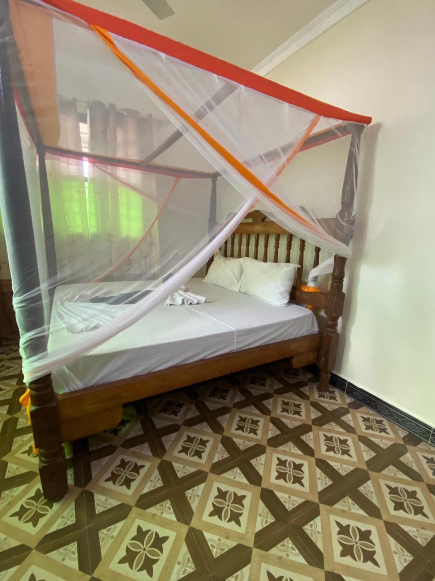 Bed and breakfast Falcon House Kendwa Extérieur photo