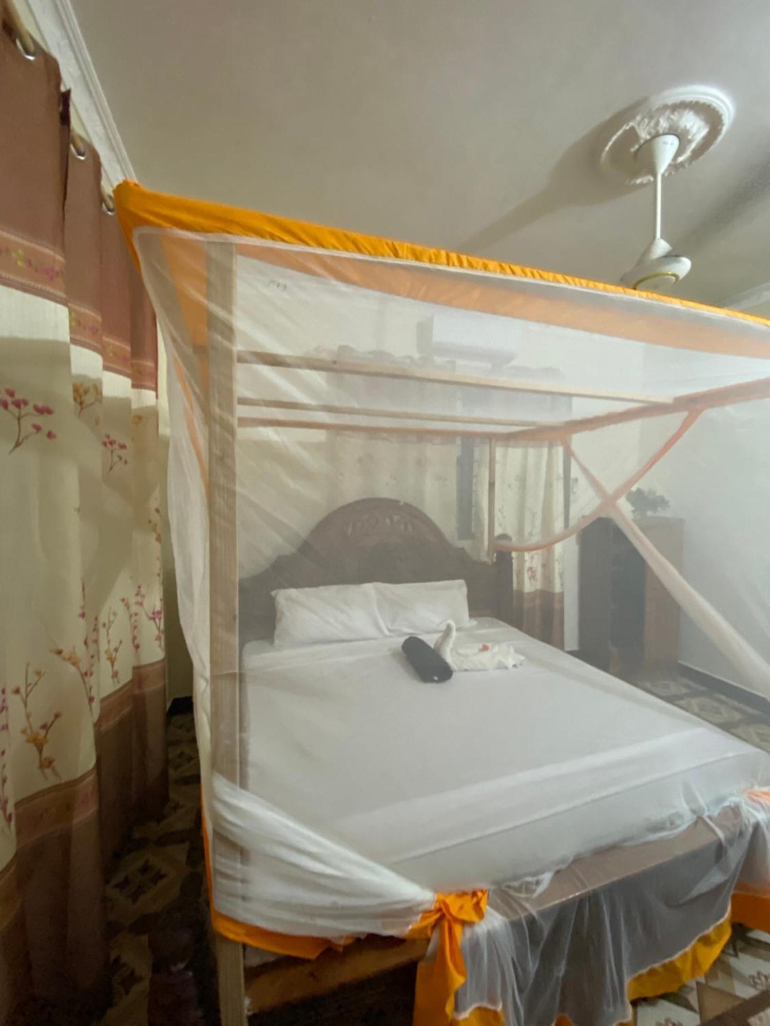 Bed and breakfast Falcon House Kendwa Extérieur photo