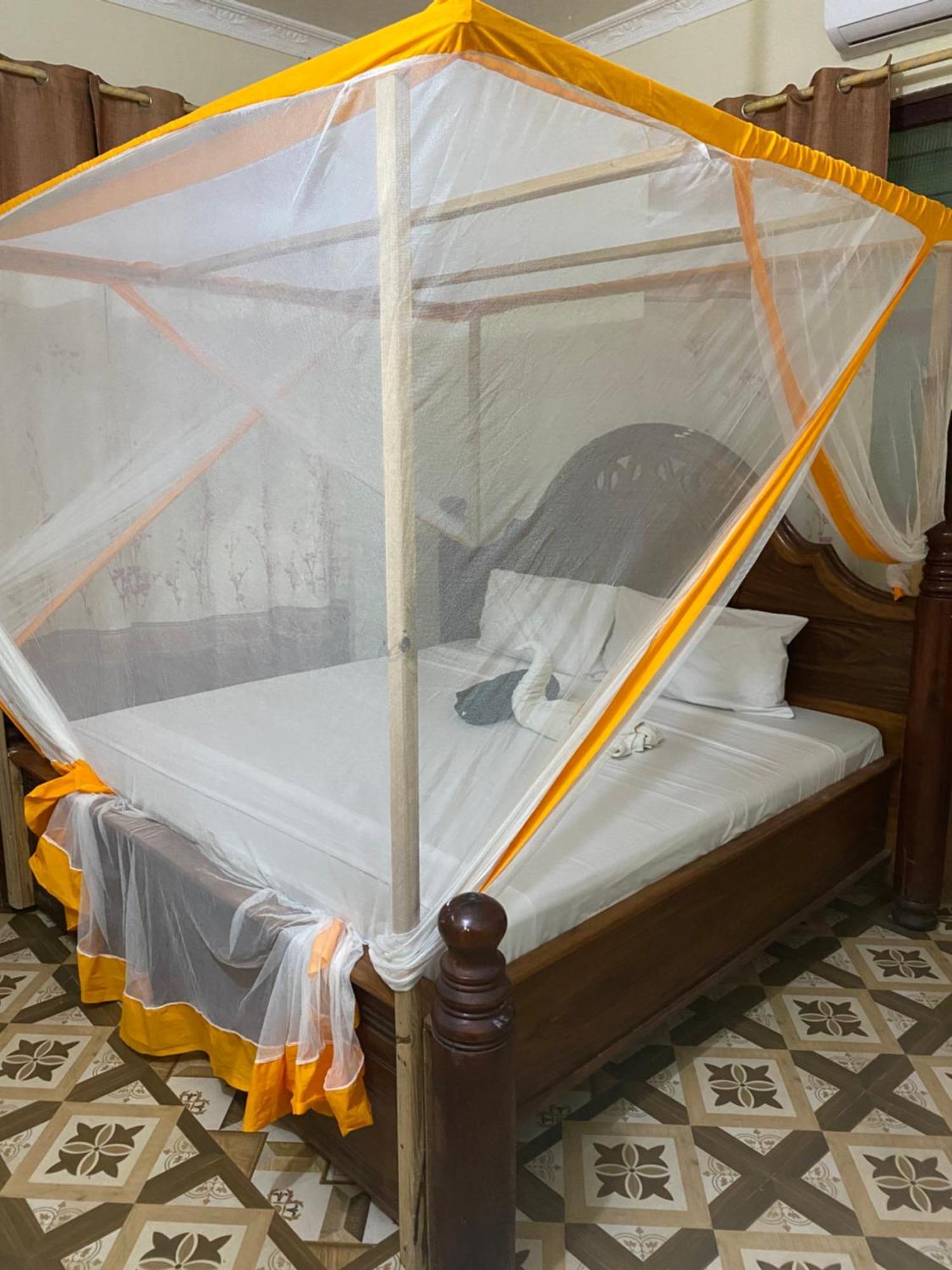 Bed and breakfast Falcon House Kendwa Extérieur photo