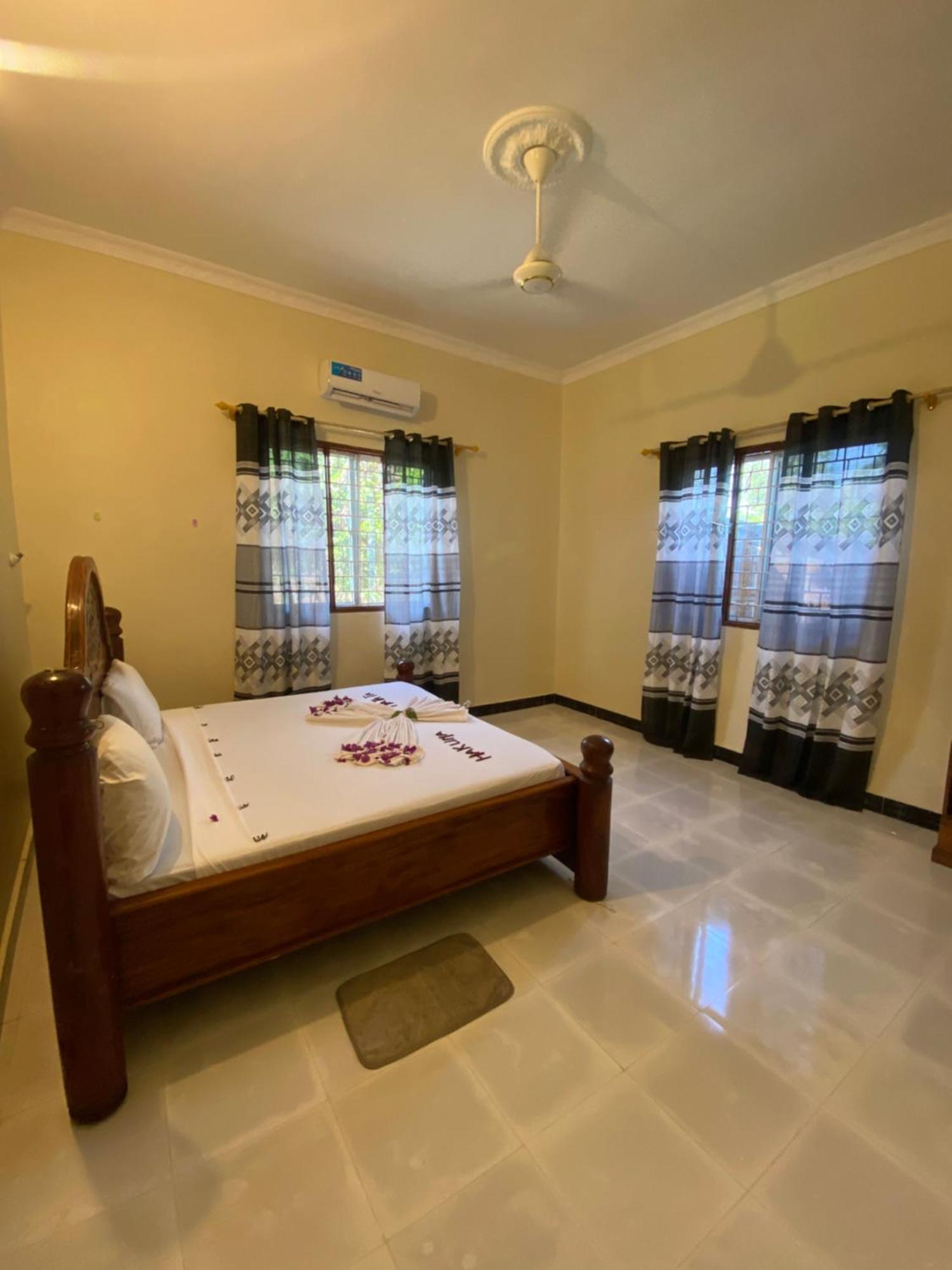 Bed and breakfast Falcon House Kendwa Extérieur photo